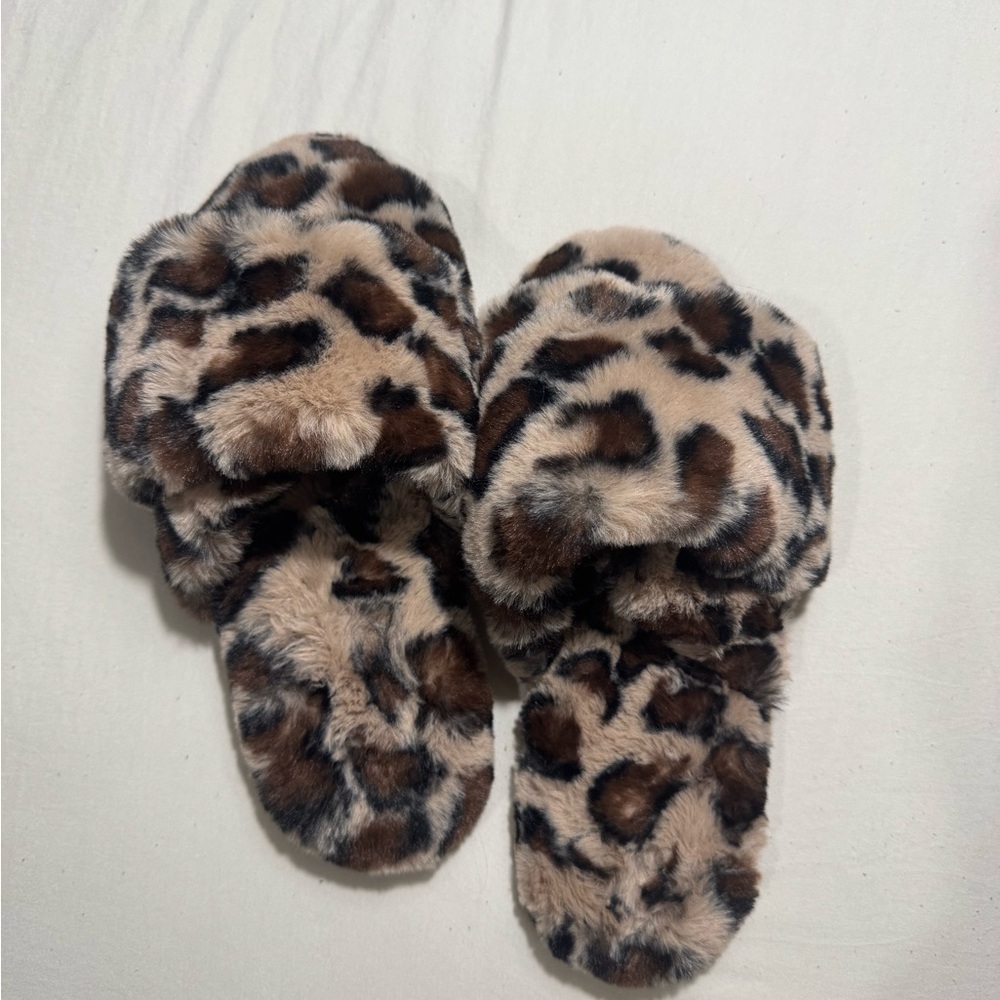 Leopard Print Faux Fur Slippers